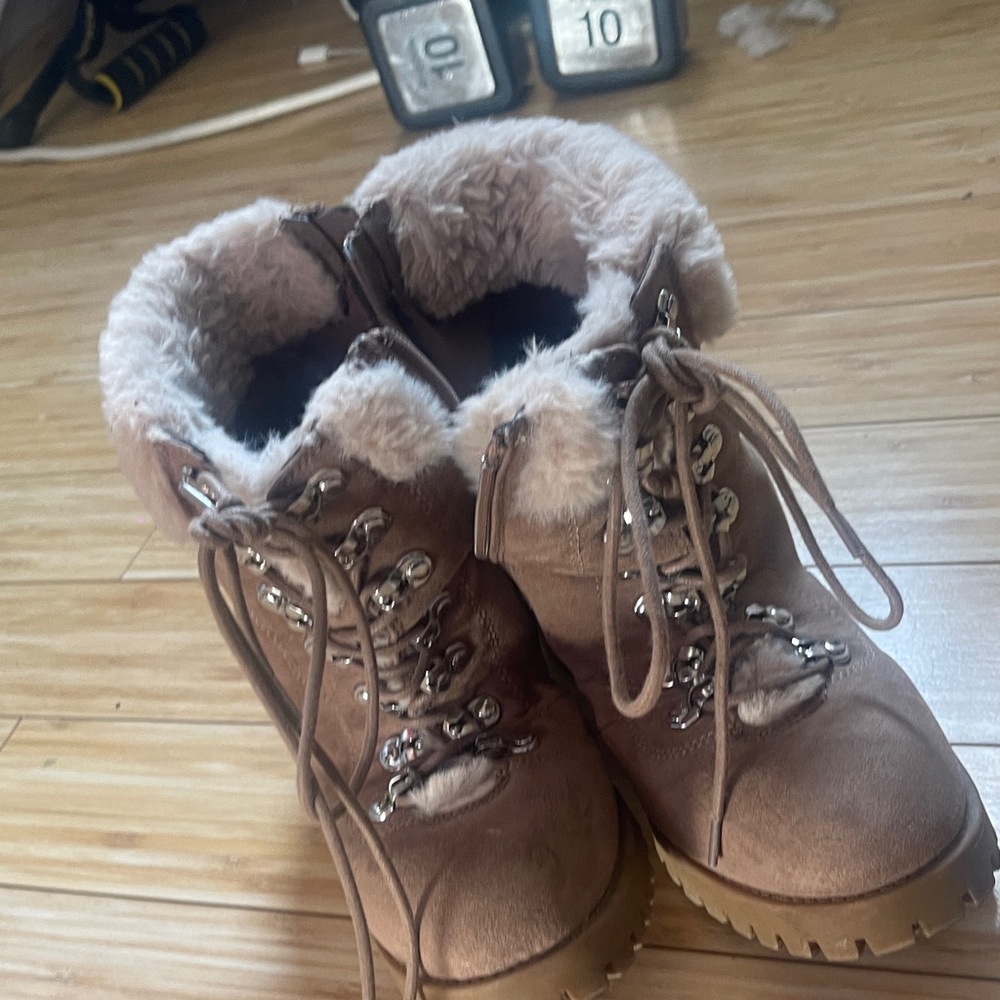 USED womens boots